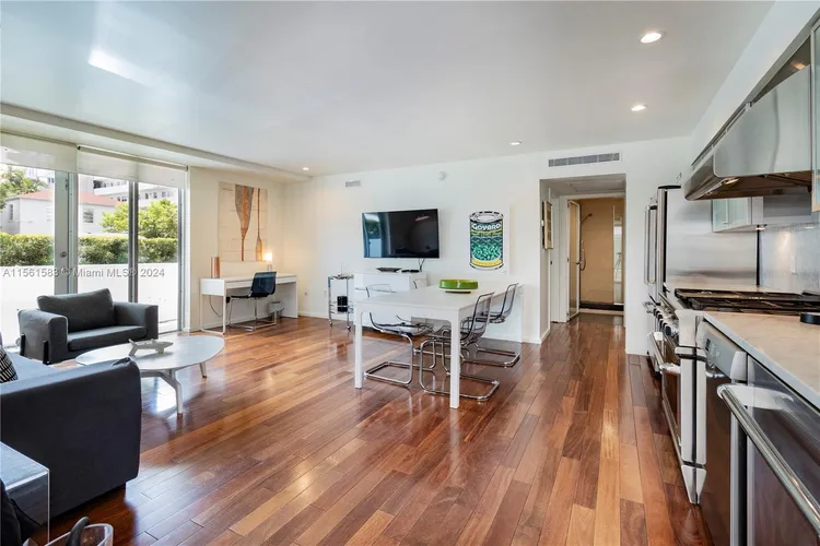 The Fontana #106 image #6