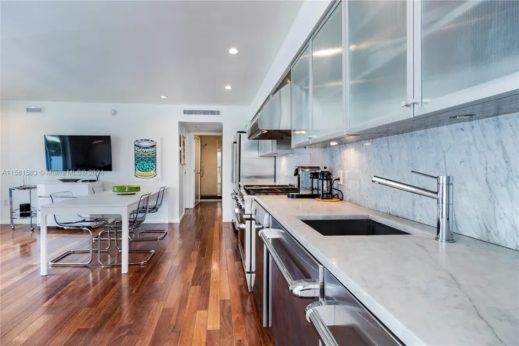 The Fontana #106 image #7