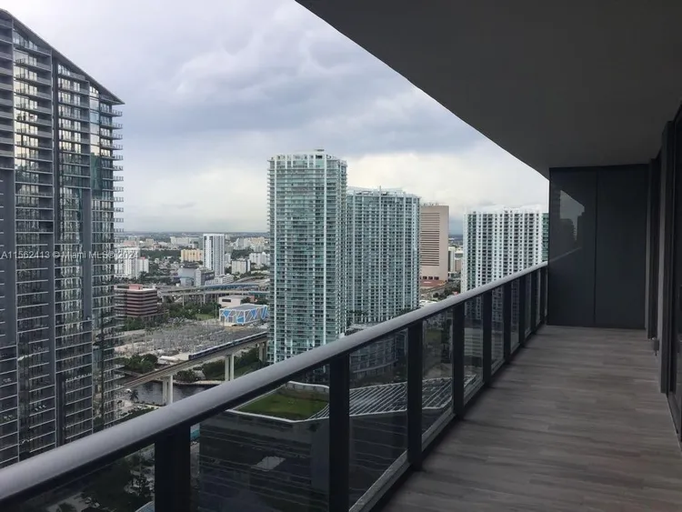 SLS Lux Brickell #4010 image #9
