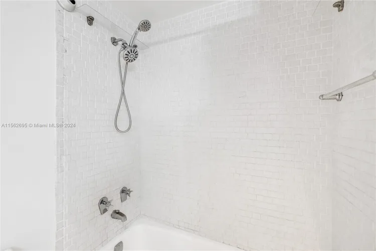 Palm Bay Towers #14W image #31