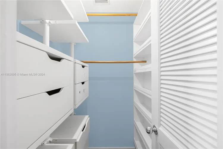 Palm Bay Towers #14W image #32