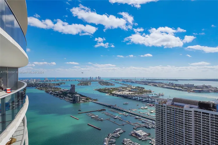 Aria on the Bay #4908 image #12