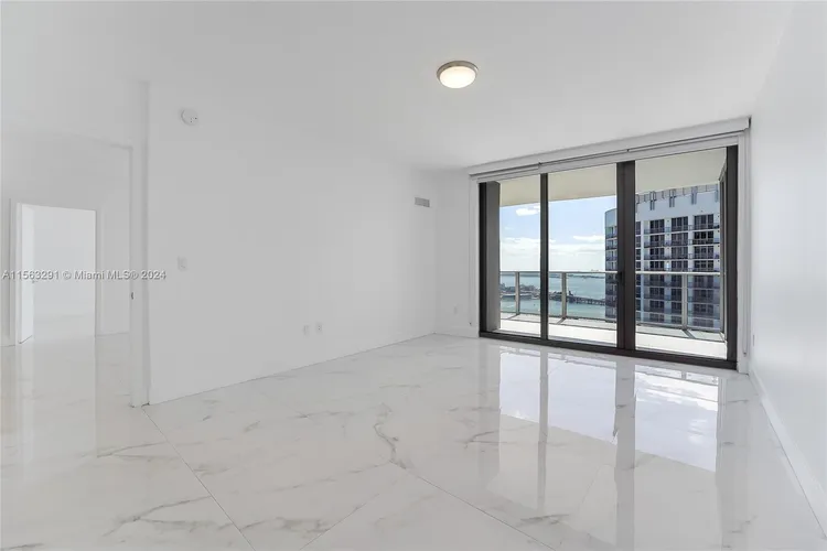 Aria on the Bay #4908 image #6