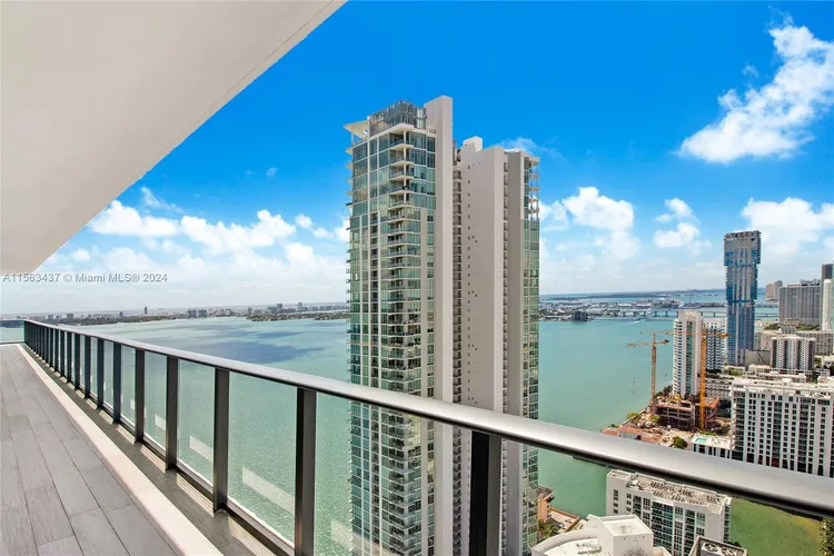 Gran Paraiso #3801 image #11