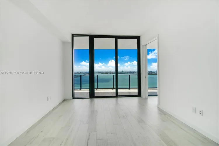 Gran Paraiso #3801 image #13