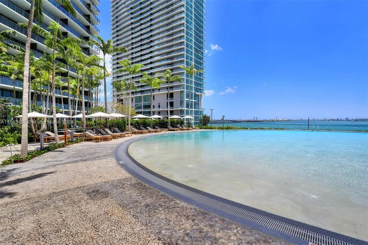 Gran Paraiso #3801 image #35