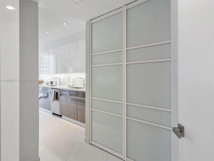 Marina Tower #11E image #18