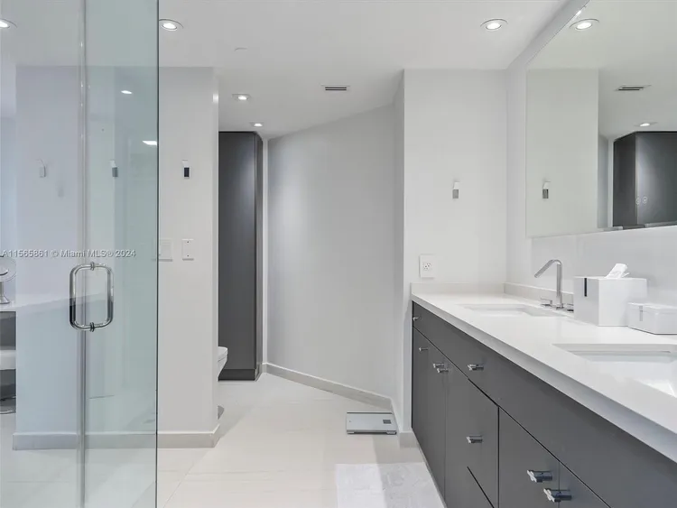 Marina Tower #11E image #26