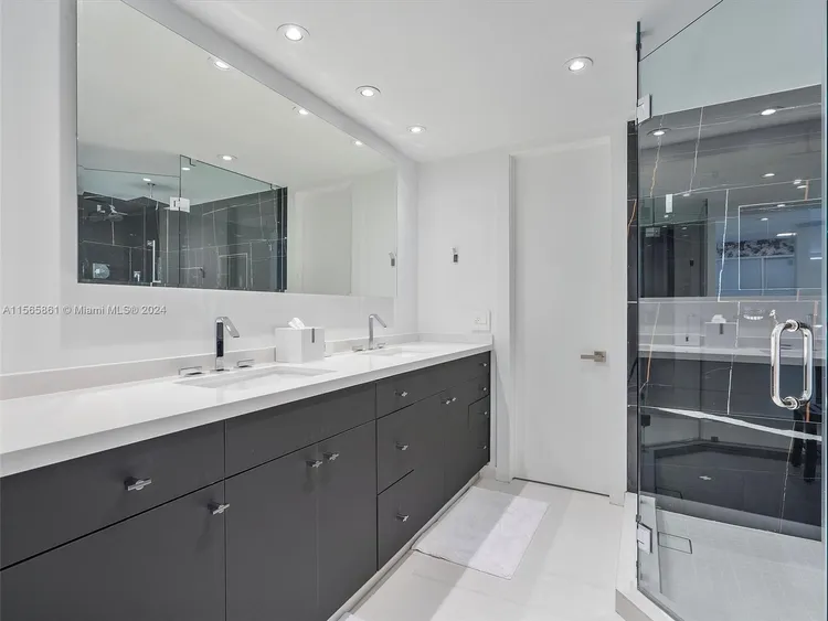 Marina Tower #11E image #28