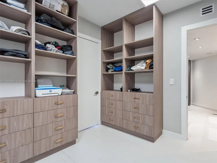 Marina Tower #11E image #31