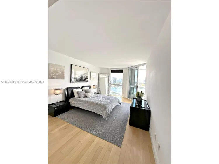 North Tower at The Point #1507 image #18