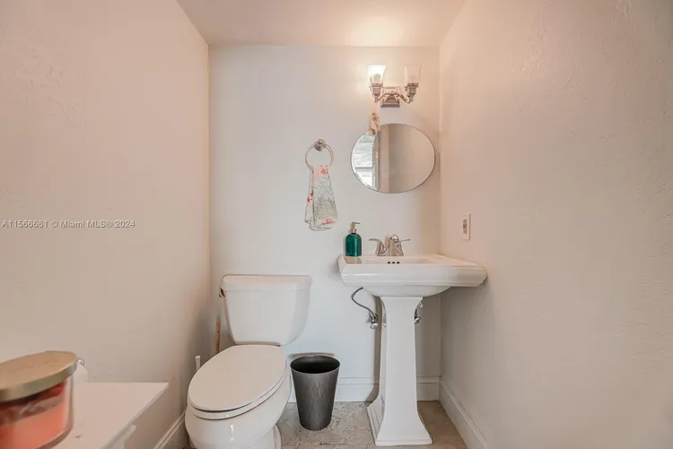 Royal Club Condo #407 image #11