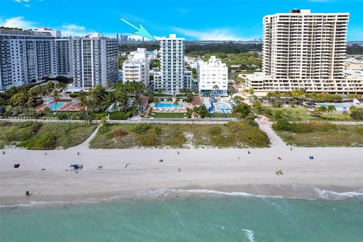 Royal Club Condo #407 image #15