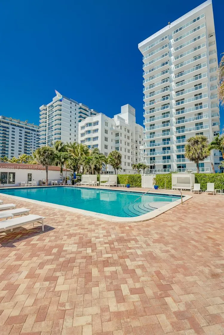 Royal Club Condo #407 image #24