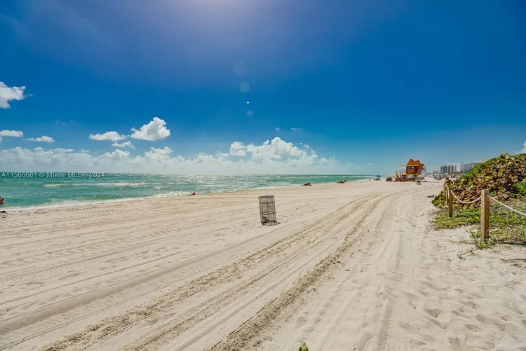 Royal Club Condo #407 image #26