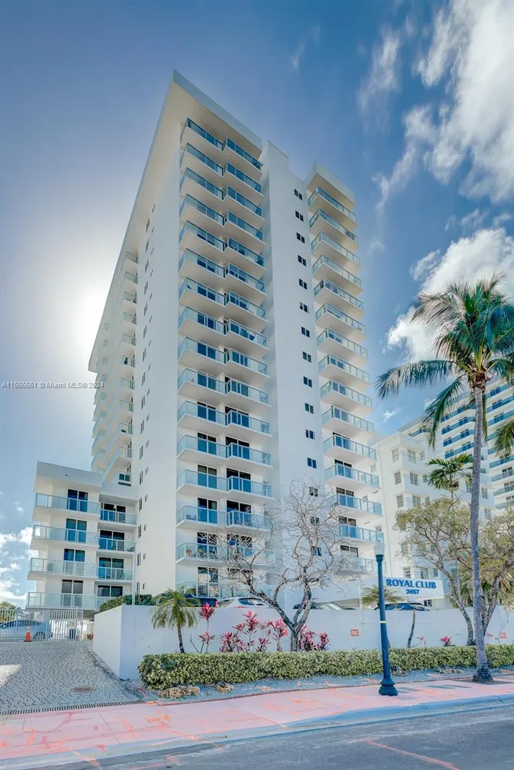 Royal Club Condo #407 image #28