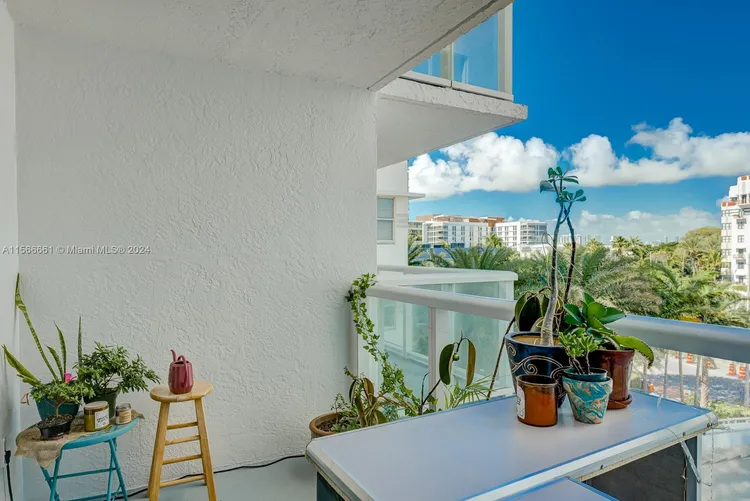 Royal Club Condo #407 image #29