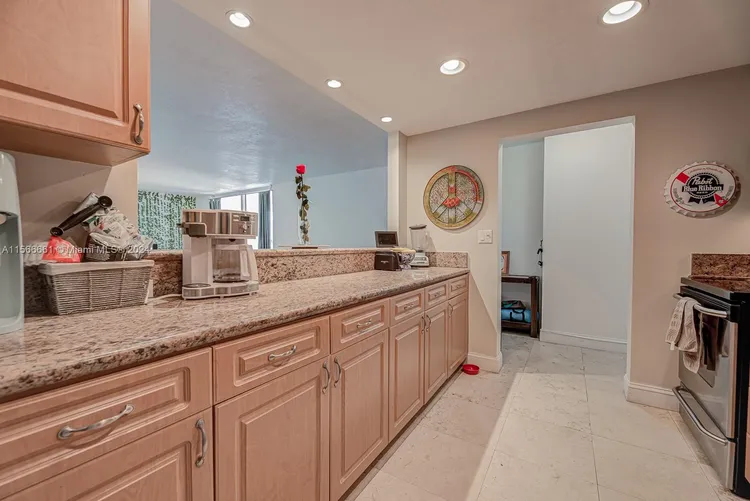 Royal Club Condo #407 image #6