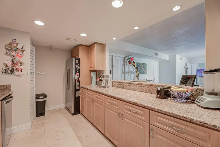 Royal Club Condo #407 image #7