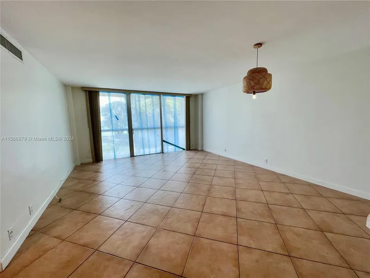 Bay Park Towers #306 image #14