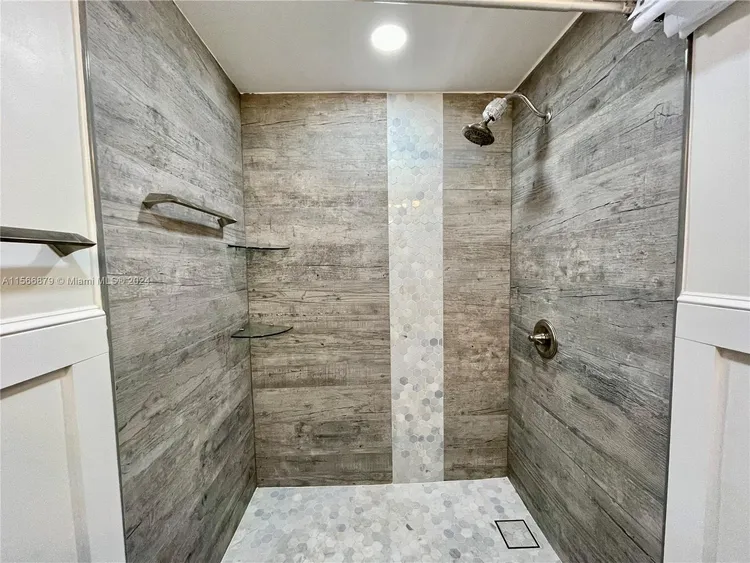 Bay Park Towers #306 image #29