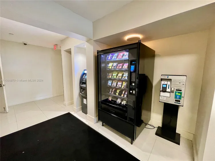 Bay Park Towers #306 image #38