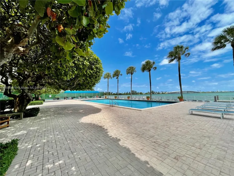 Bay Park Towers #306 image #41