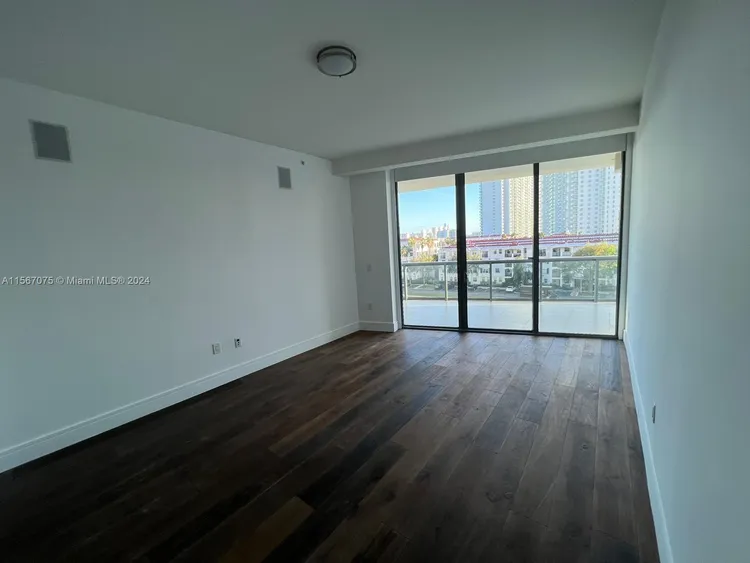 Echo Aventura #403 image #11