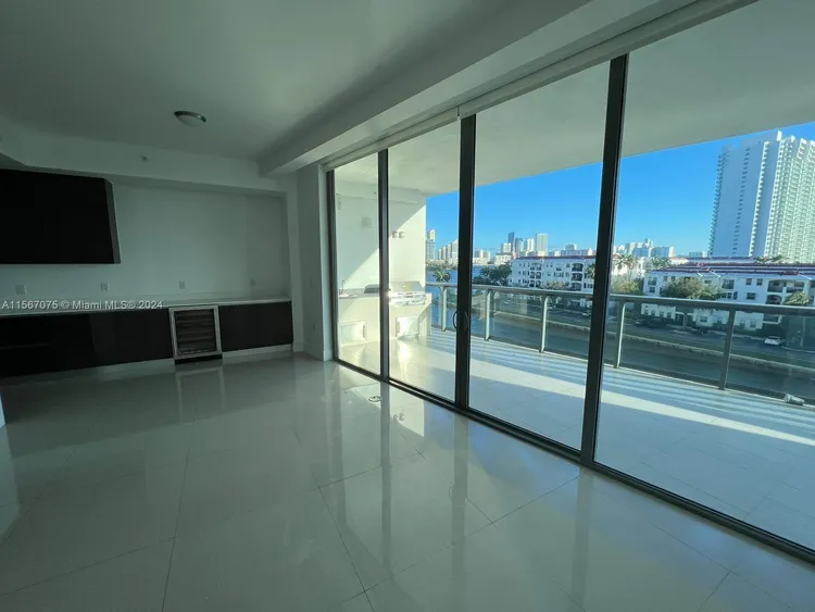 Echo Aventura #403 image #6