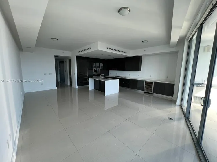 Echo Aventura #403 image #7