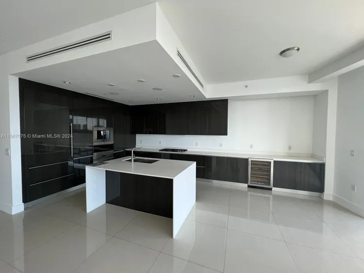 Echo Aventura #403 image #8