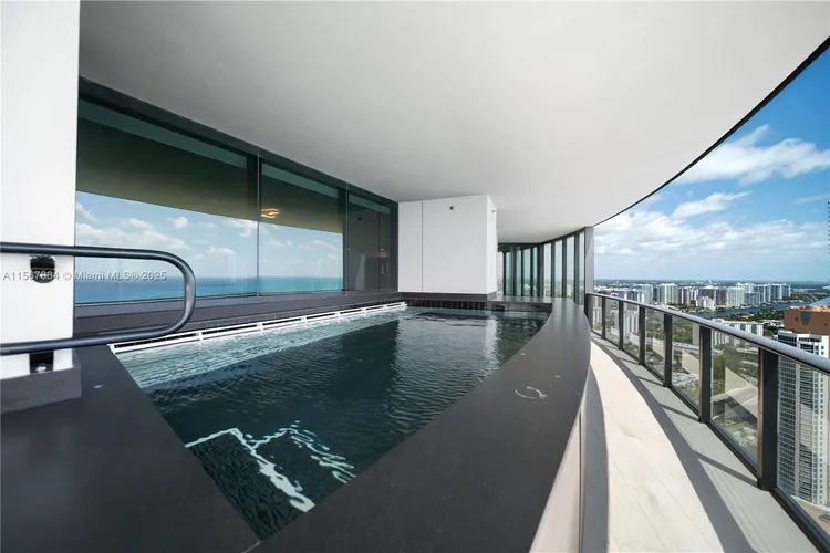 Porsche Design Tower #4005 image #21