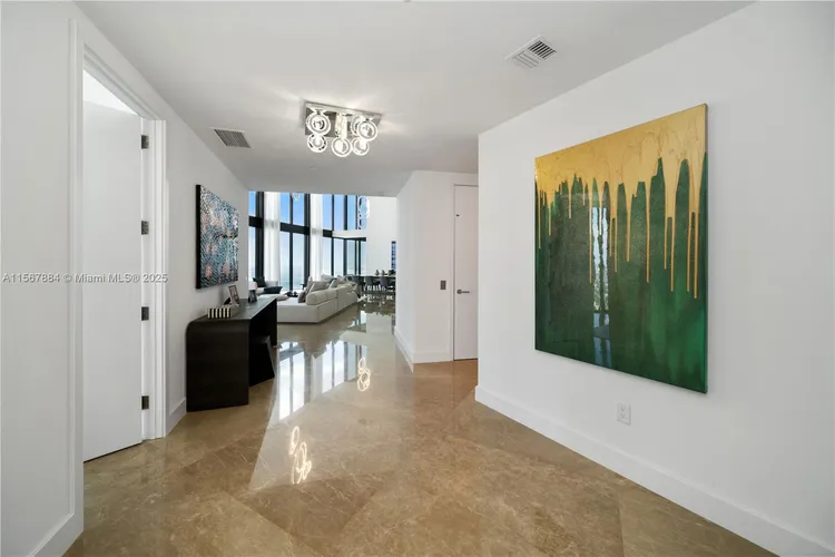 Porsche Design Tower #4005 image #26