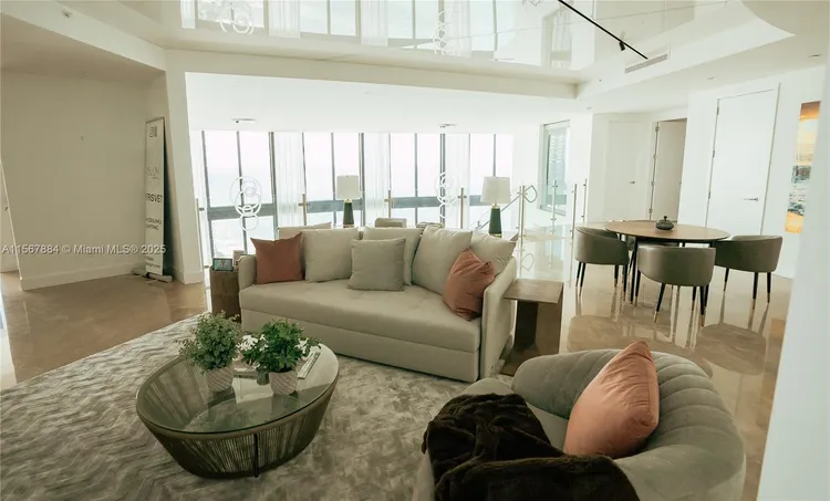 Porsche Design Tower #4005 image #50