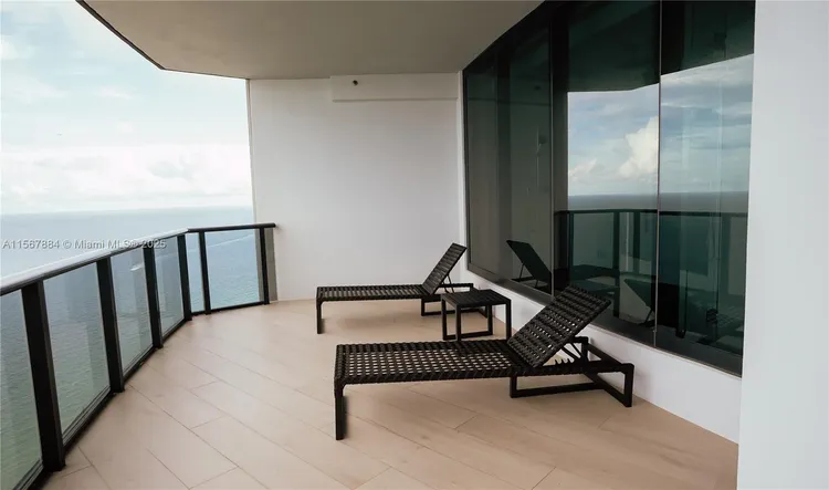 Porsche Design Tower #4005 image #57