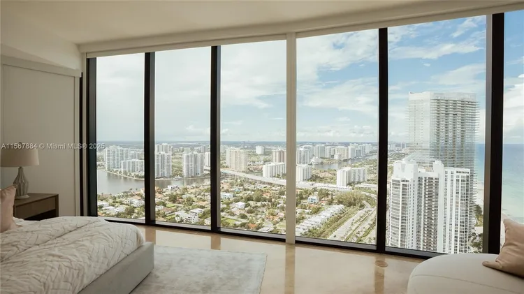 Porsche Design Tower #4005 image #60