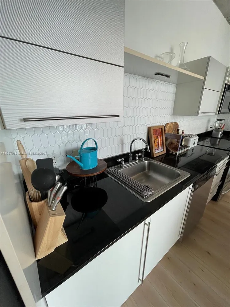 Neo Vertika #2027 image #17