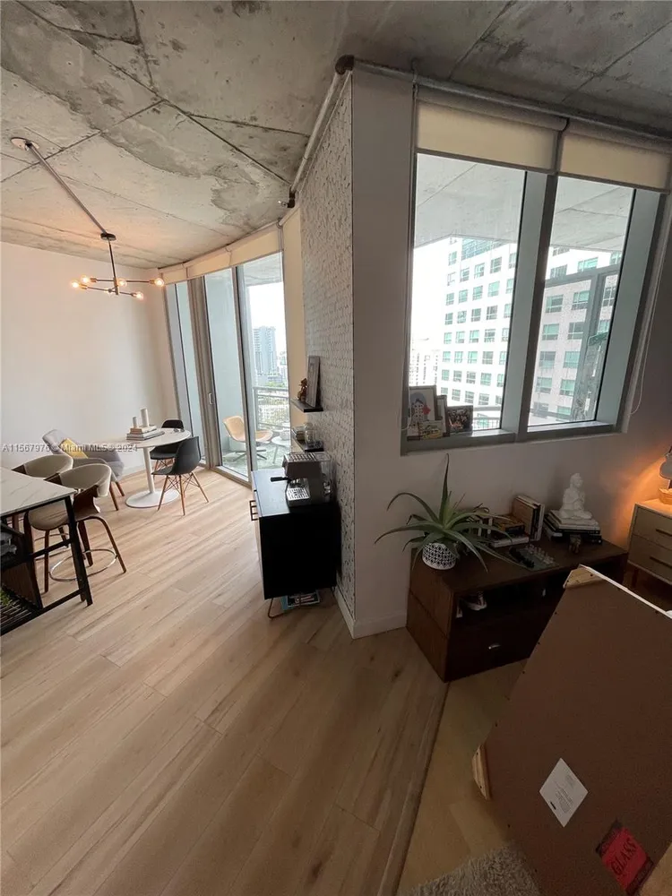 Neo Vertika #2027 image #18