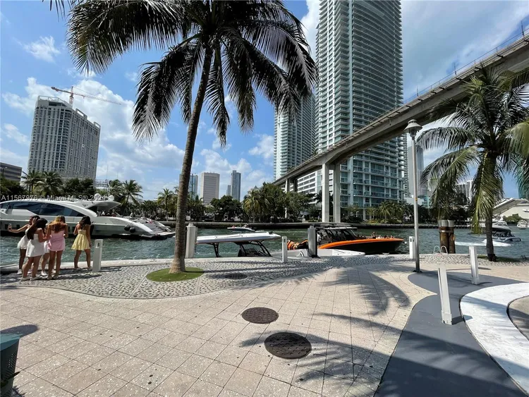 Neo Vertika #2027 image #27