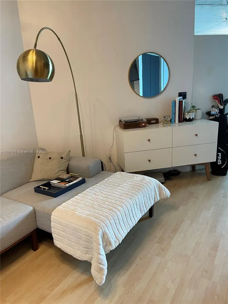 Neo Vertika #2027 image #6