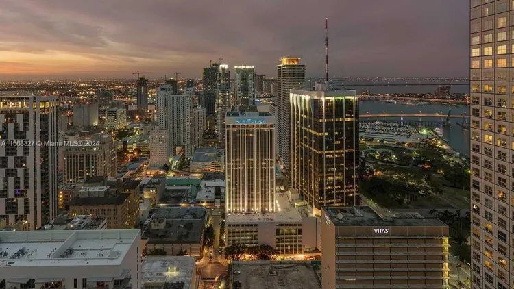 Muze at Met #1910 image #15