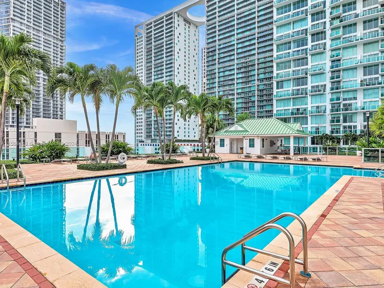 Brickell on the River North #811 image #10