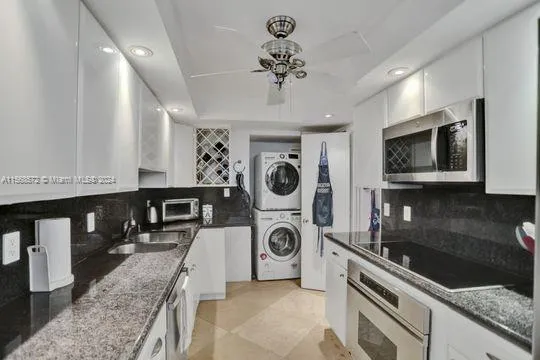 Towers of Key Biscayne #F906 image #9