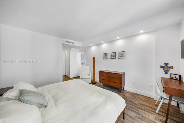 Courts Condo Brickell Key #1410 image #17