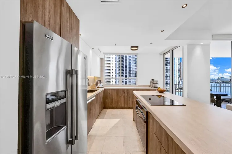Courts Condo Brickell Key #1410 image #7