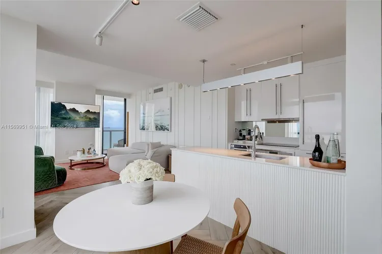 W South Beach #1429 image #12