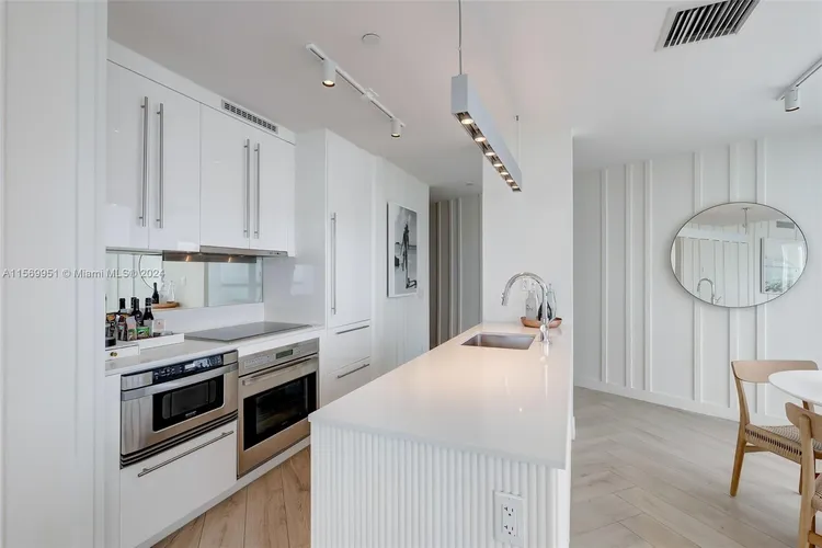 W South Beach #1429 image #15