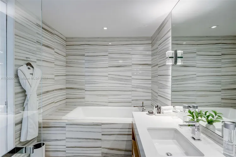 W South Beach #1429 image #27