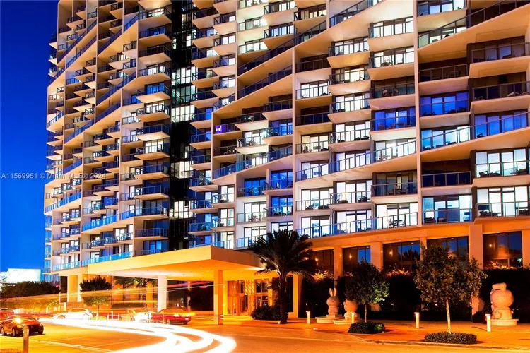 W South Beach #1429 image #8