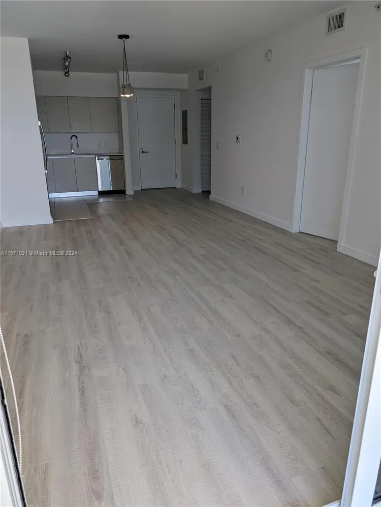 Baltus House #805 image #14